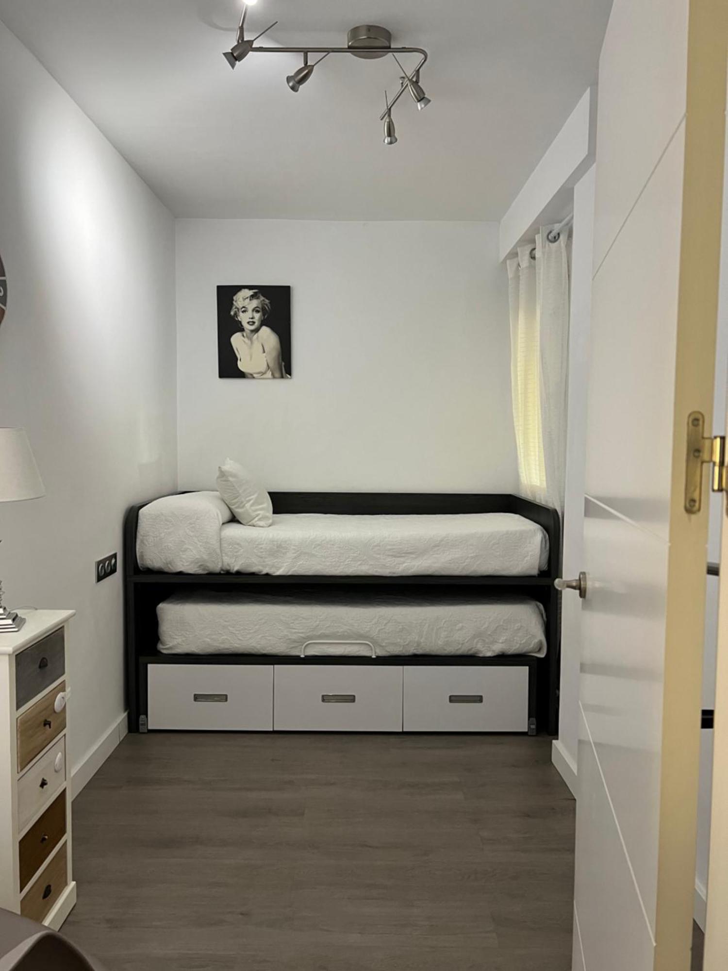 Nuevo!! Apartamento Lujo&Confort. Parking Севилья Экстерьер фото