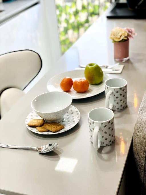 Nuevo!! Apartamento Lujo&Confort. Parking Севилья Экстерьер фото